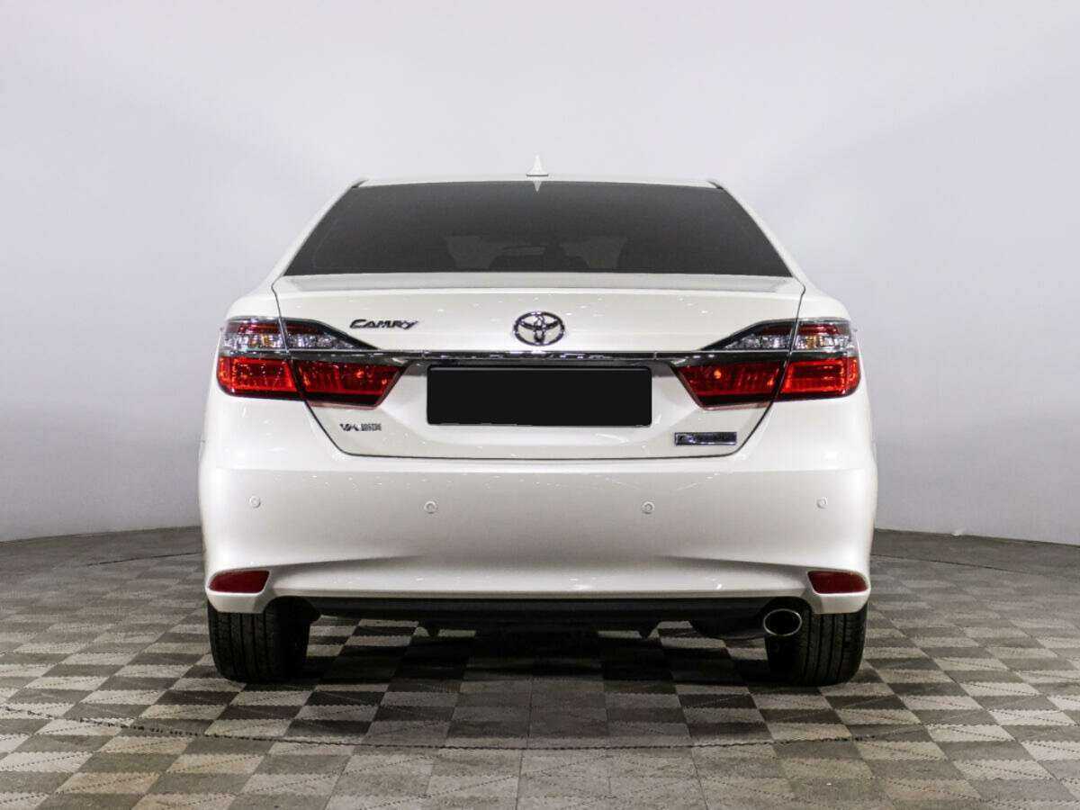 Toyota Camry с пробегом — 2017 год. Фото: #5