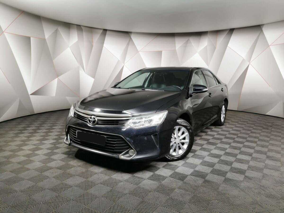 Toyota Camry с пробегом — 2017 год. Фото: #0