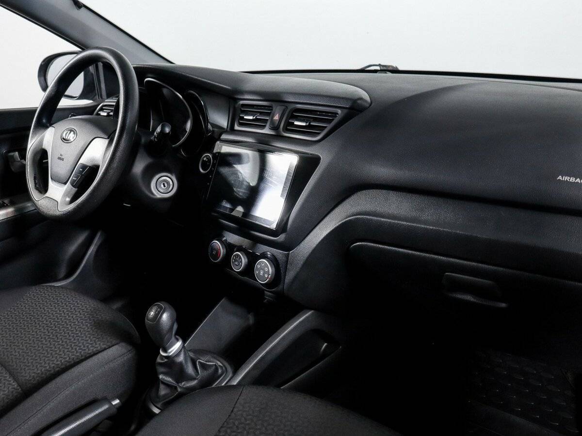 Kia Rio с пробегом — 2016 год. Фото: #5