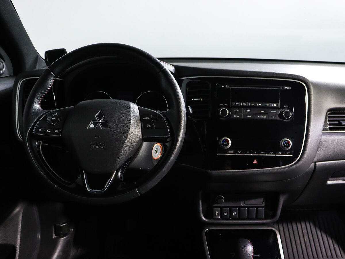 Mitsubishi Outlander с пробегом — 2020 год. Фото: #9