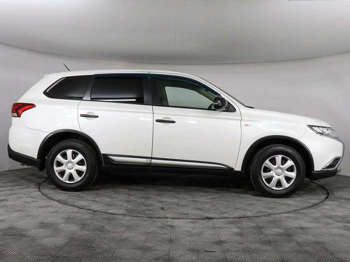 Mitsubishi Outlander с пробегом — 2015 год. Фото: #3