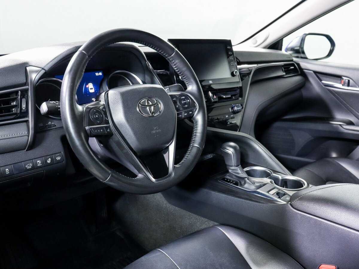 Toyota Camry с пробегом — 2021 год. Фото: #10