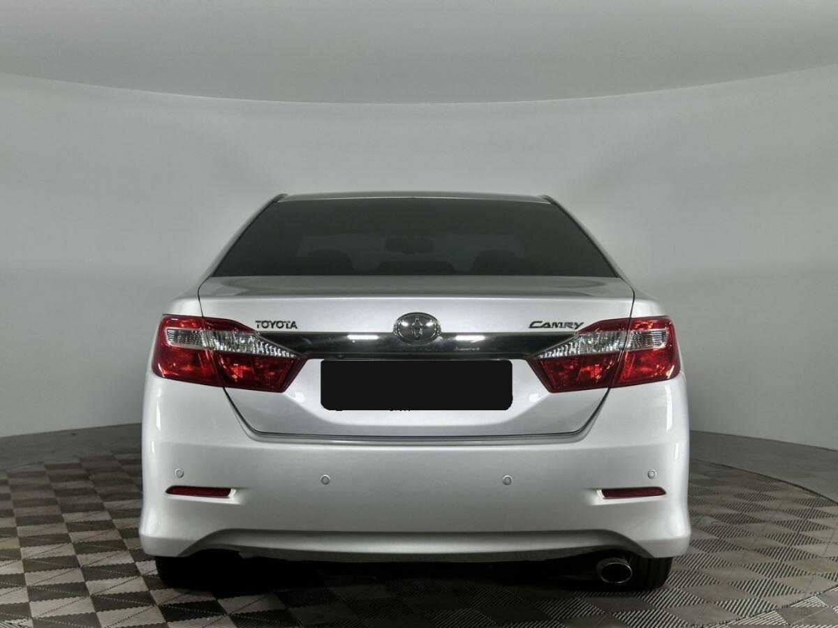 Toyota Camry с пробегом — 2014 год. Фото: #3