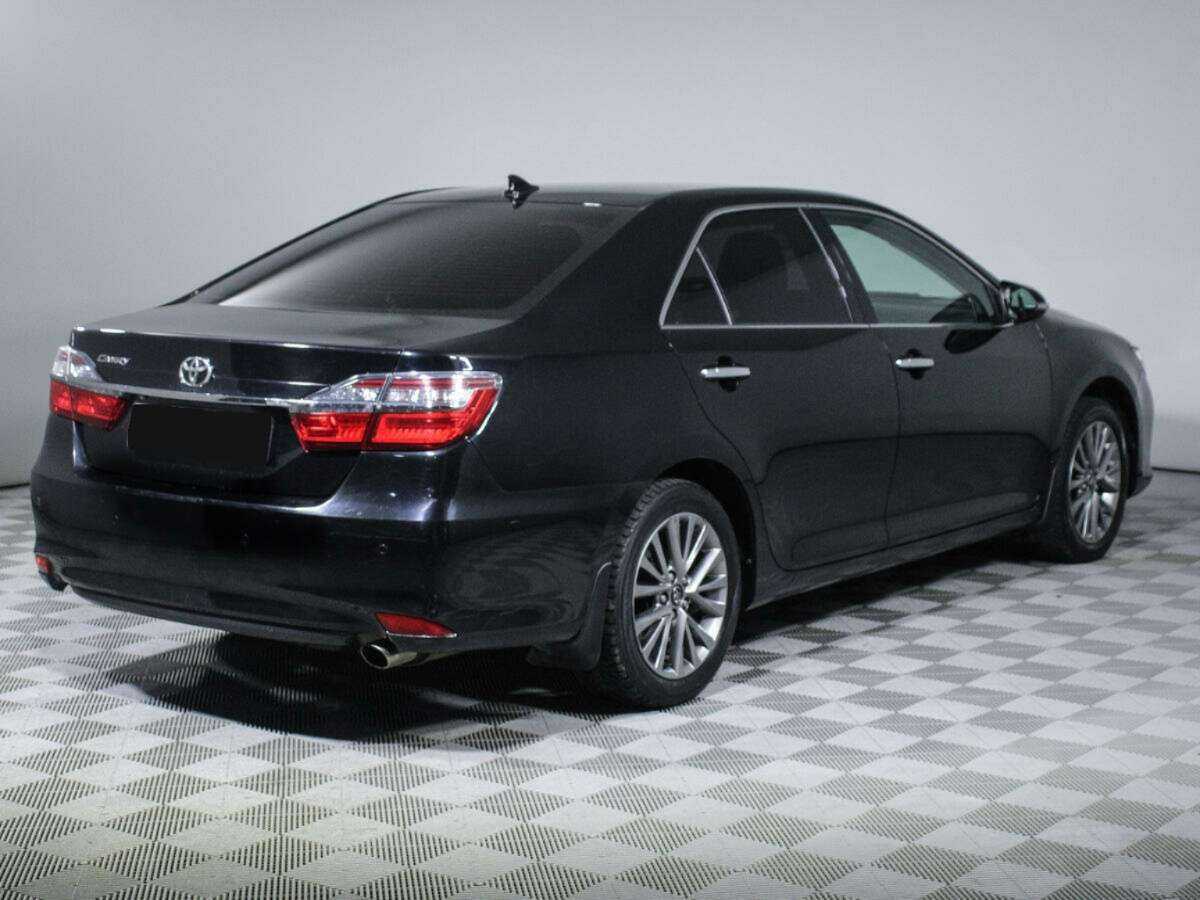 Toyota Camry с пробегом — 2018 год. Фото: #4