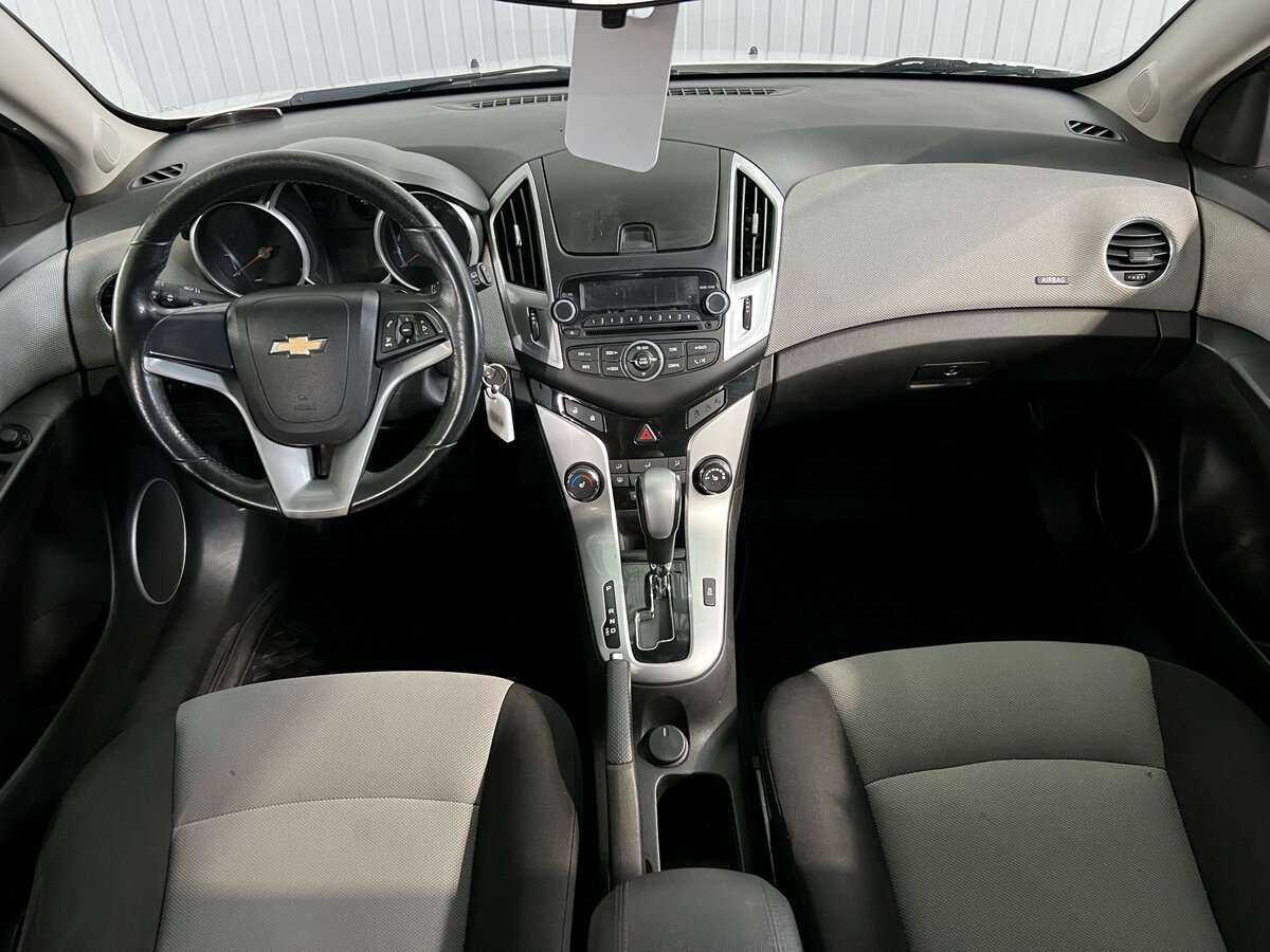 Chevrolet Cruze с пробегом — 2013 год. Фото: #12