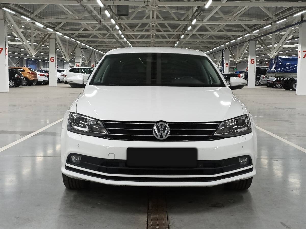Volkswagen Jetta с пробегом — 2015 год. Фото: #1