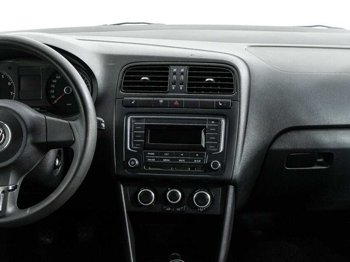Volkswagen Polo с пробегом — 2014 год. Фото: #13