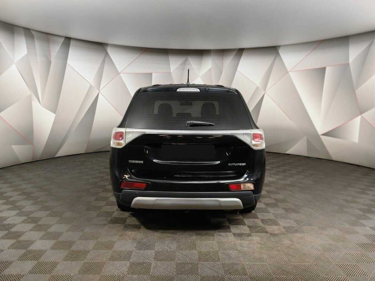 Mitsubishi Outlander с пробегом — 2014 год. Фото: #7