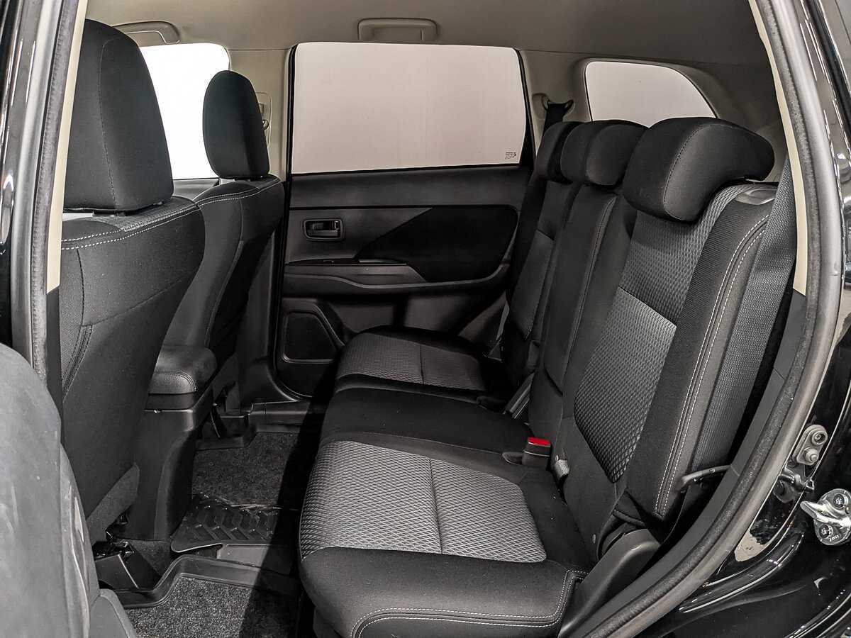 Mitsubishi Outlander с пробегом — 2018 год. Фото: #16