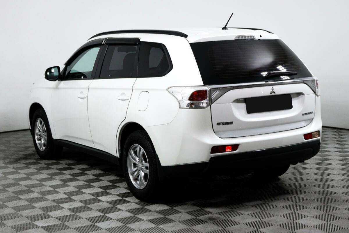 Mitsubishi Outlander с пробегом — 2013 год. Фото: #6