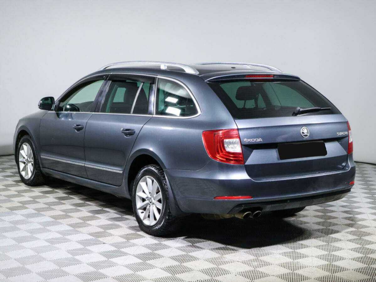 Skoda Superb с пробегом — 2013 год. Фото: #6