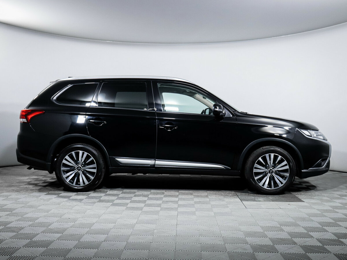 Mitsubishi Outlander с пробегом — 2019 год. Фото: #3