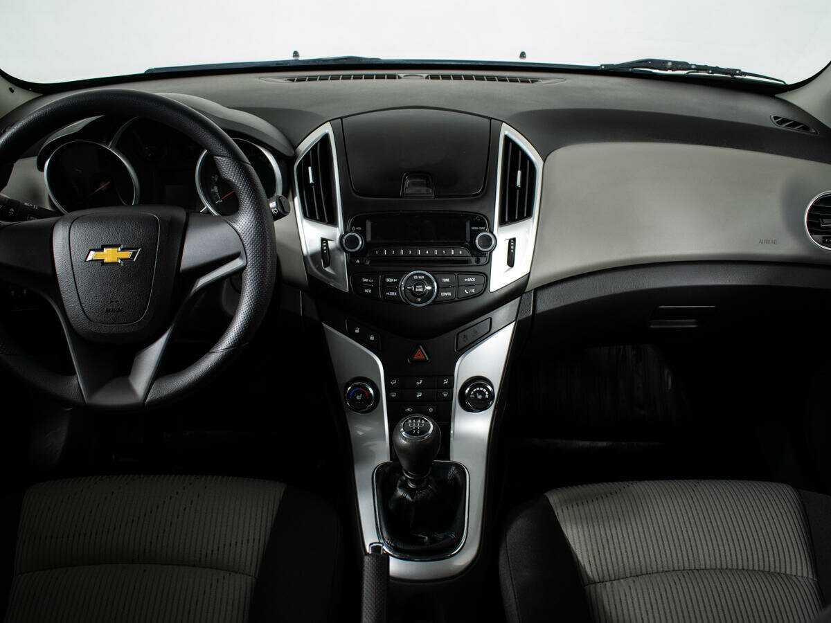 Chevrolet Cruze с пробегом — 2014 год. Фото: #11