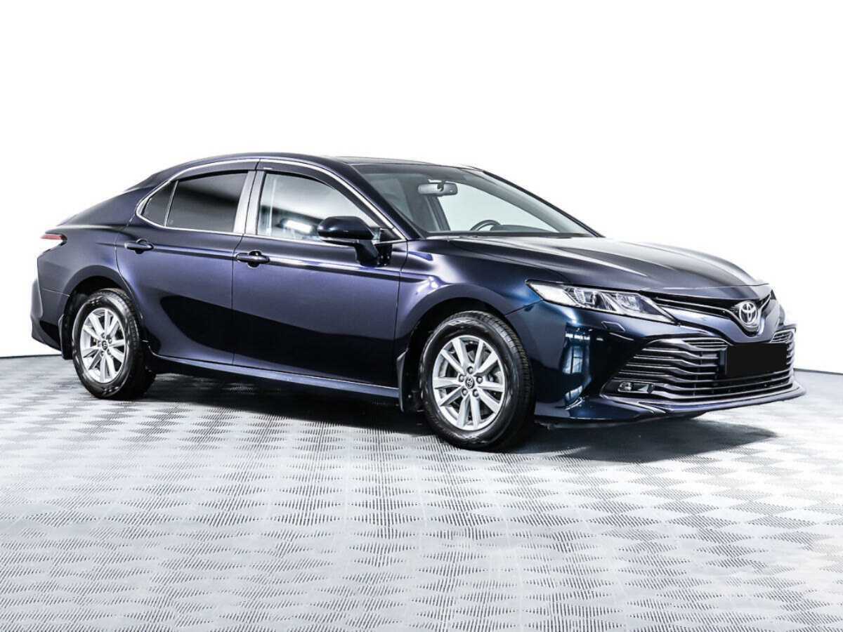Toyota Camry с пробегом — 2020 год. Фото: #1