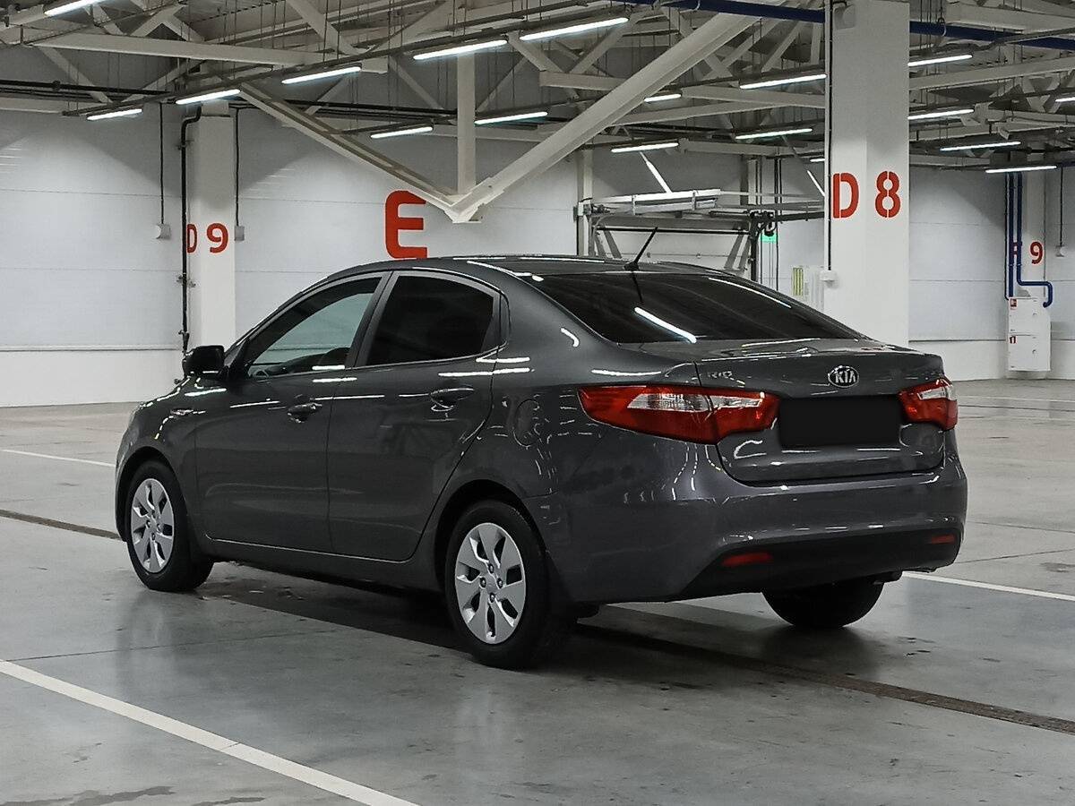 Kia Rio с пробегом — 2013 год. Фото: #6