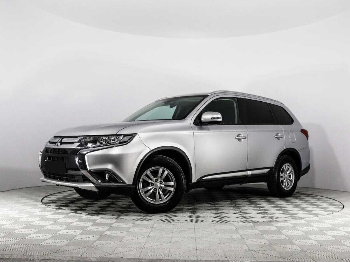Mitsubishi Outlander с пробегом — 2015 год. Фото: #0