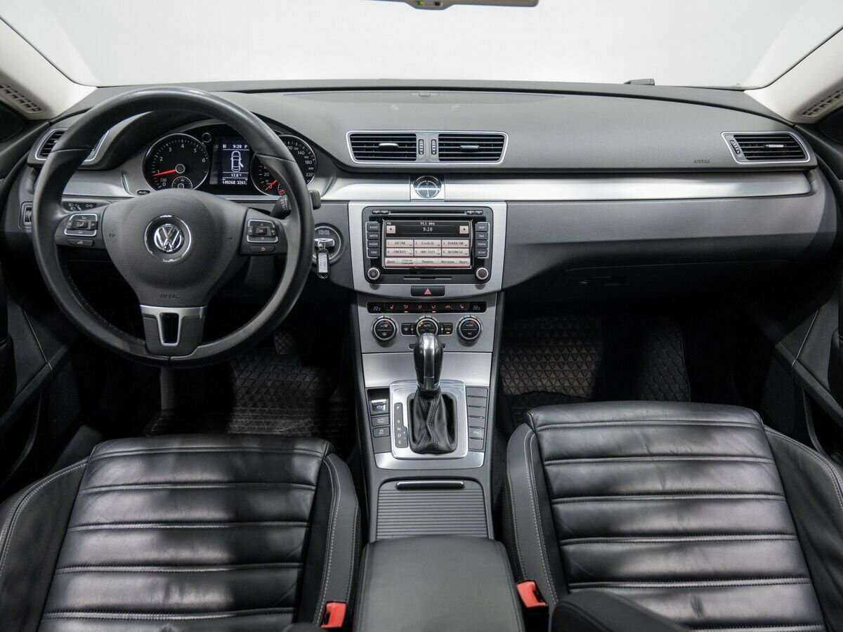 Volkswagen Passat CC с пробегом — 2012 год. Фото: #9