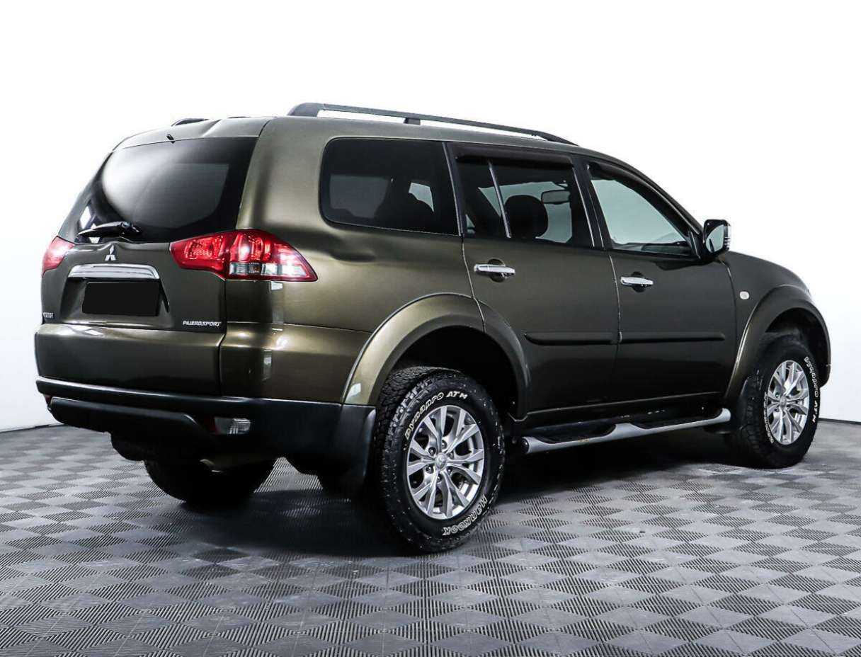 Mitsubishi Pajero Sport с пробегом — 2014 год. Фото: #3