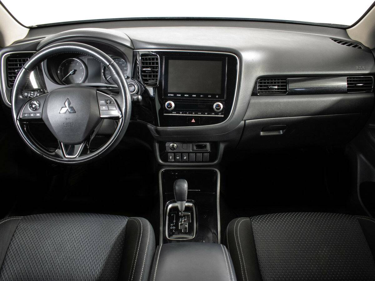 Mitsubishi Outlander с пробегом — 2022 год. Фото: #11
