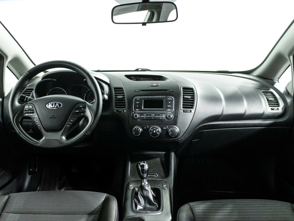 Kia Cerato с пробегом — 2015 год. Фото: #12