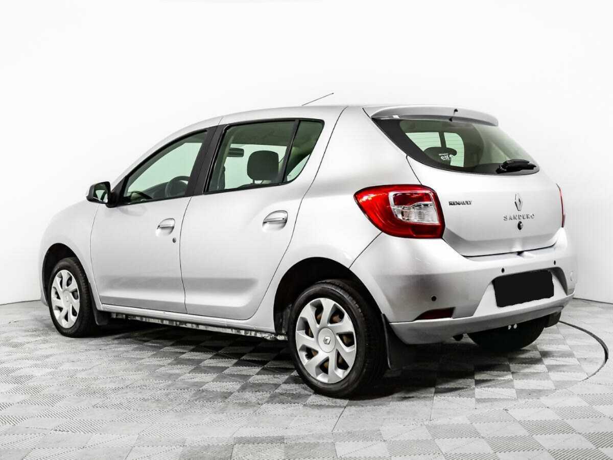 Renault Sandero с пробегом — 2015 год. Фото: #6