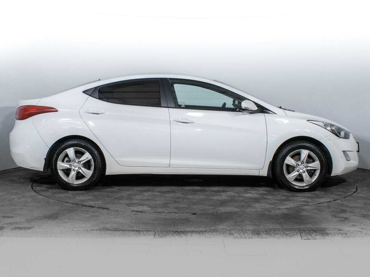 Hyundai Elantra с пробегом — 2013 год. Фото: #3