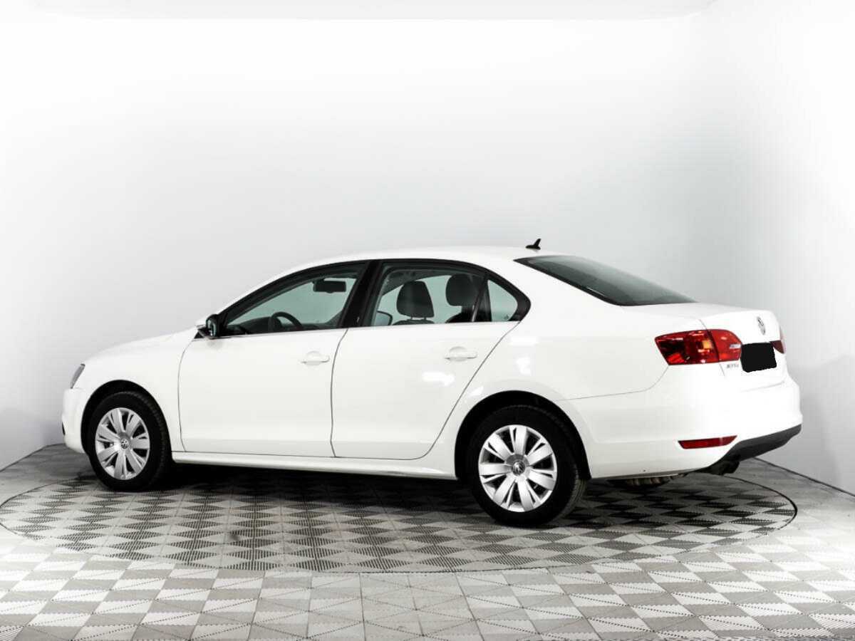 Volkswagen Jetta с пробегом — 2012 год. Фото: #6