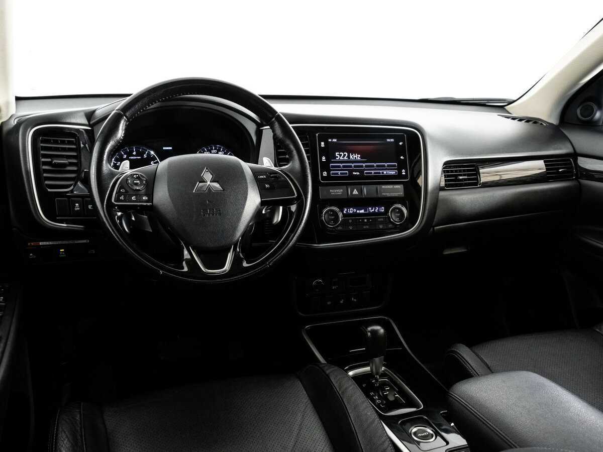 Mitsubishi Outlander с пробегом — 2018 год. Фото: #8