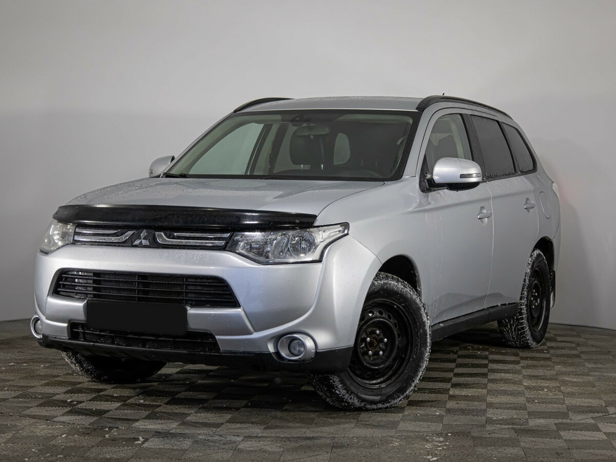 Mitsubishi Outlander с пробегом — 2013 год. Фото: #0