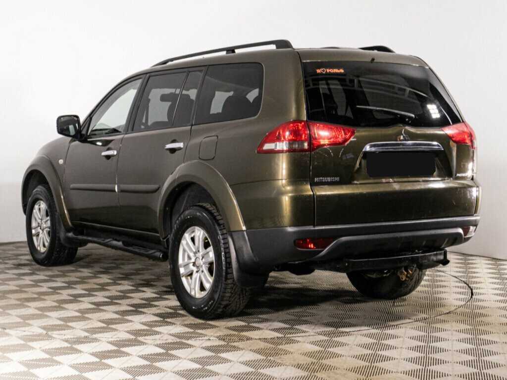 Mitsubishi Pajero Sport с пробегом — 2014 год. Фото: #6