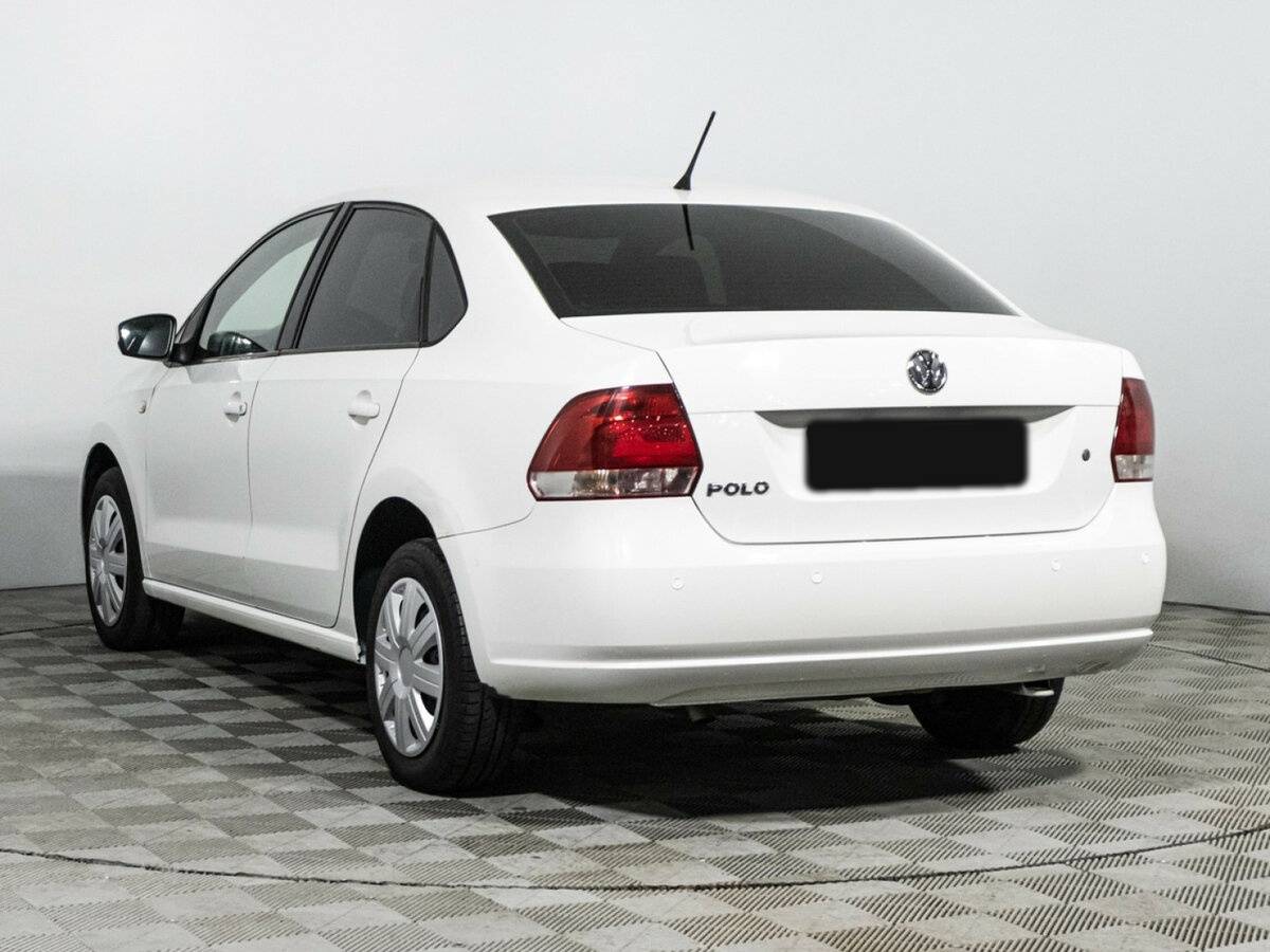 Volkswagen Polo с пробегом — 2013 год. Фото: #6
