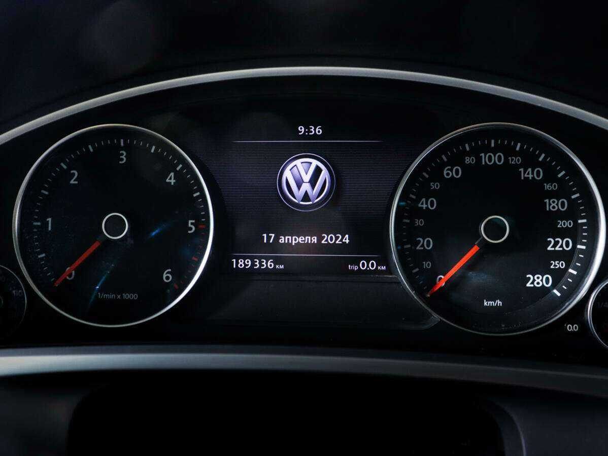 Volkswagen Touareg с пробегом — 2012 год. Фото: #5