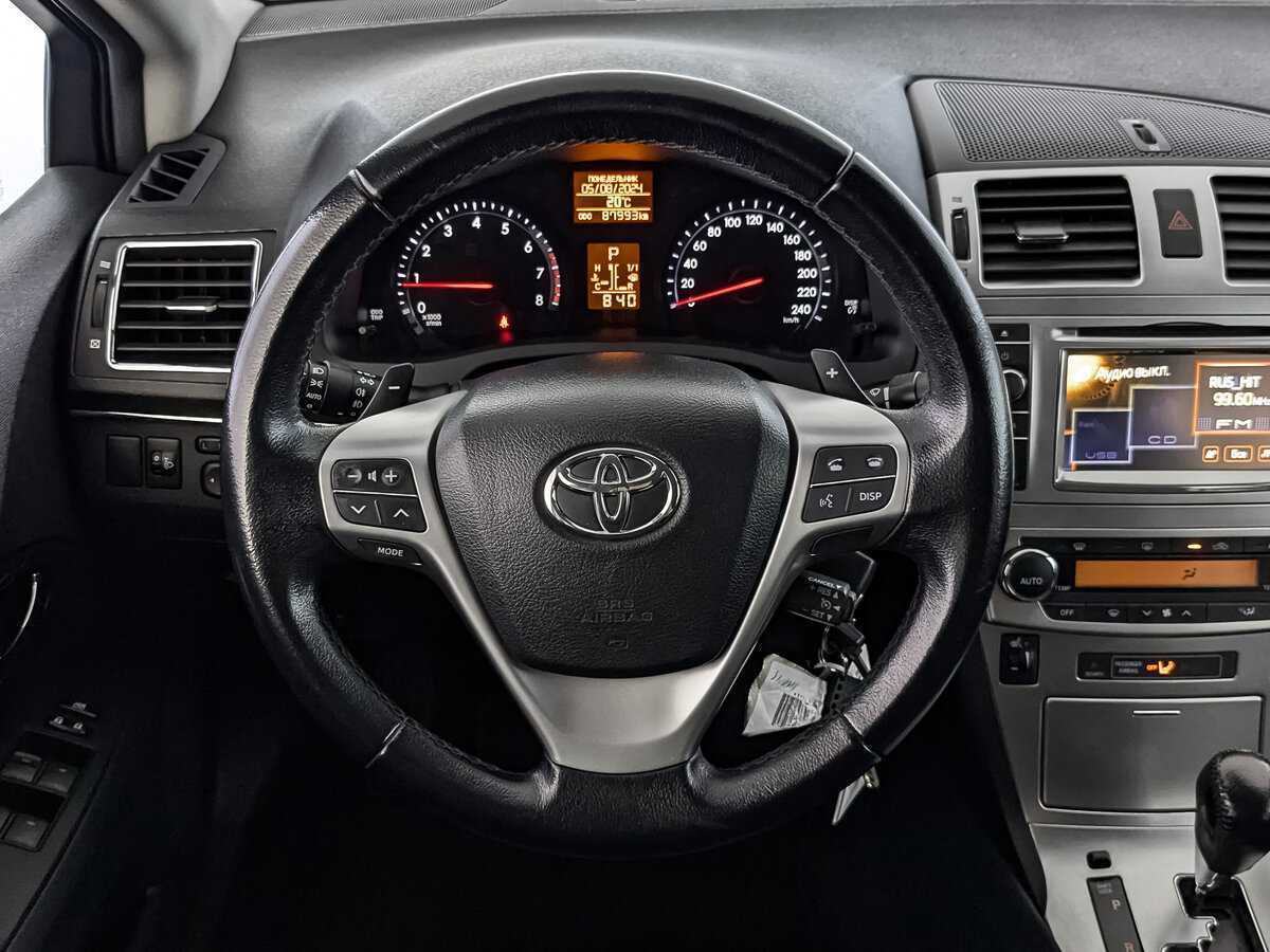 Toyota Avensis с пробегом — 2012 год. Фото: #16
