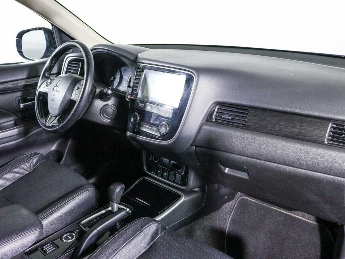 Mitsubishi Outlander с пробегом — 2018 год. Фото: #7