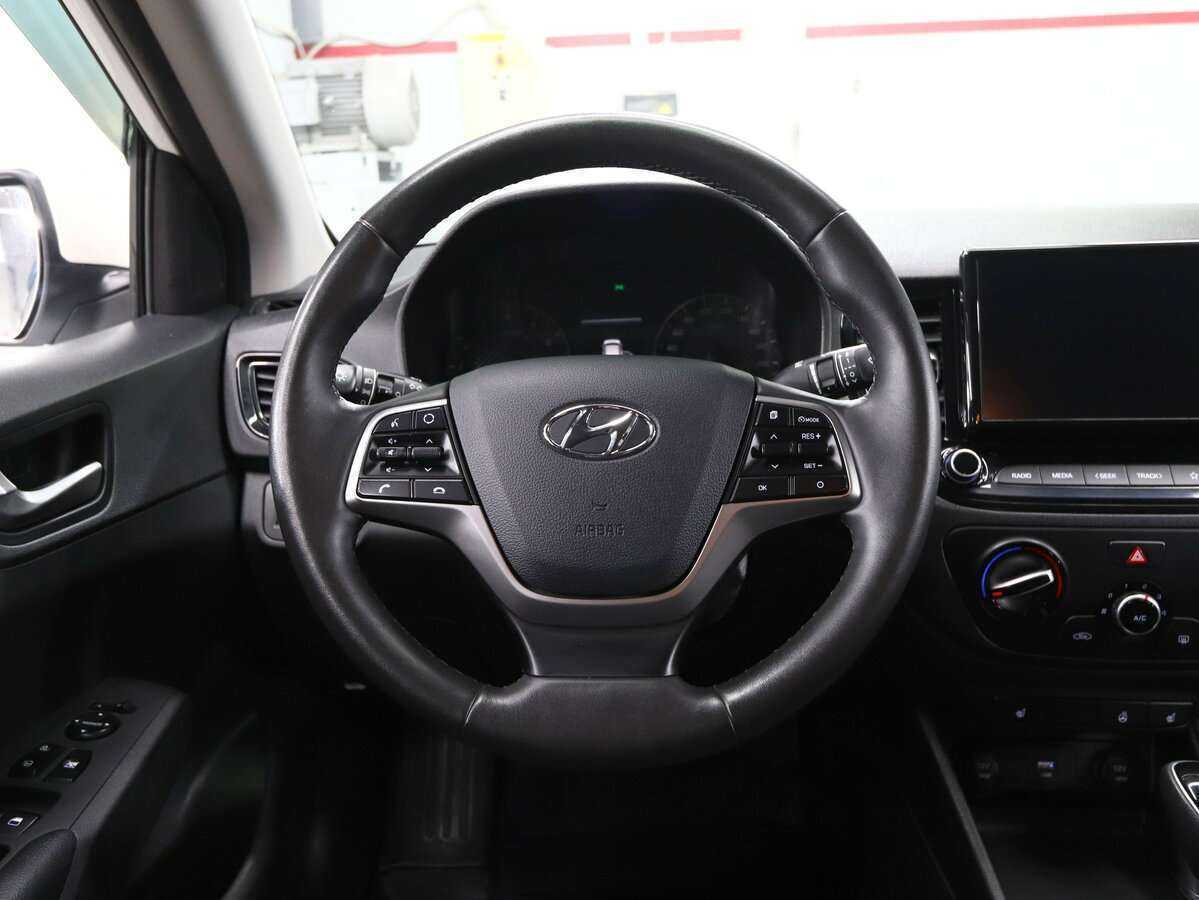 Hyundai Solaris с пробегом — 2021 год. Фото: #15