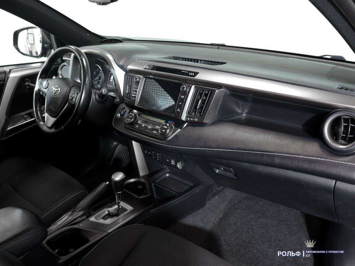 Toyota RAV4 с пробегом — 2019 год. Фото: #7