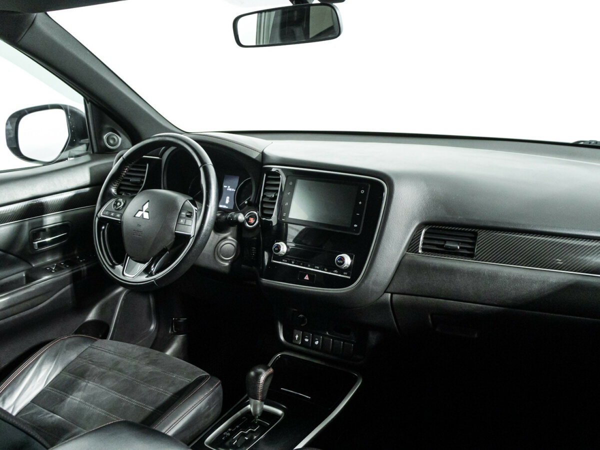 Mitsubishi Outlander с пробегом — 2021 год. Фото: #8