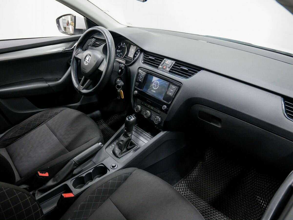 Skoda Octavia с пробегом — 2017 год. Фото: #6