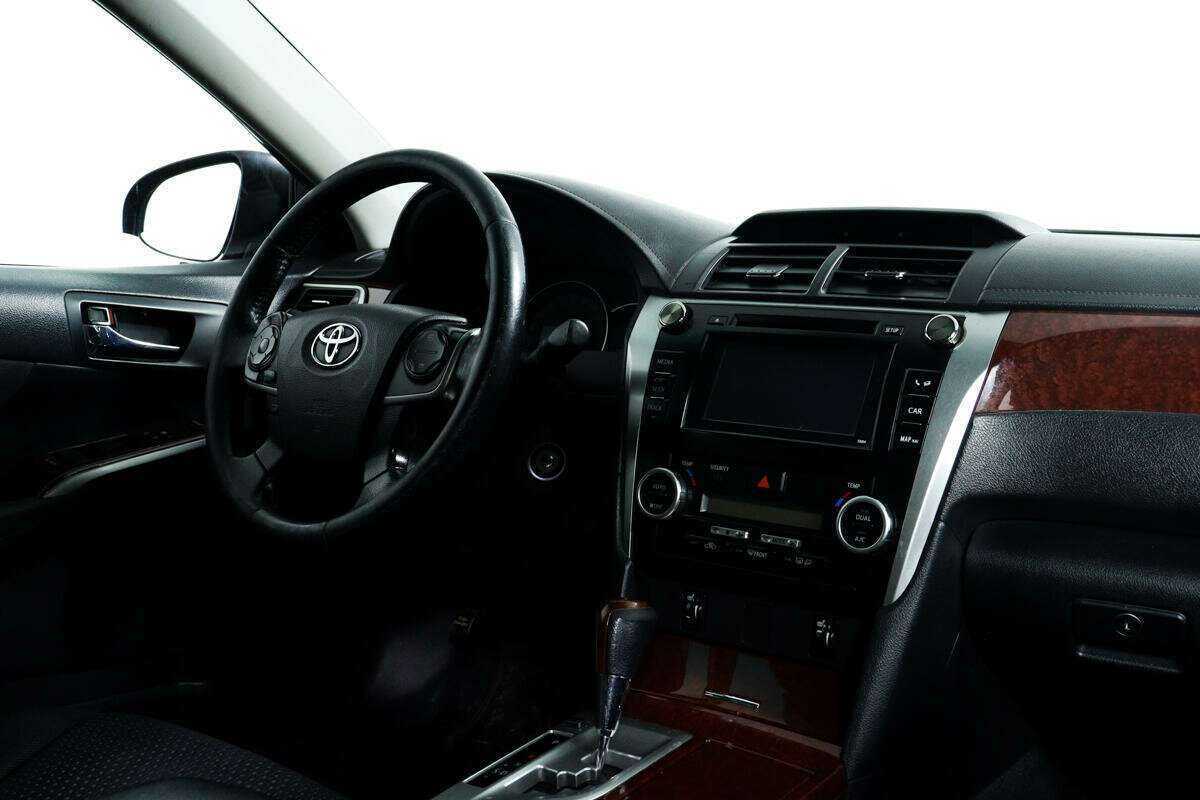 Toyota Camry с пробегом — 2012 год. Фото: #8