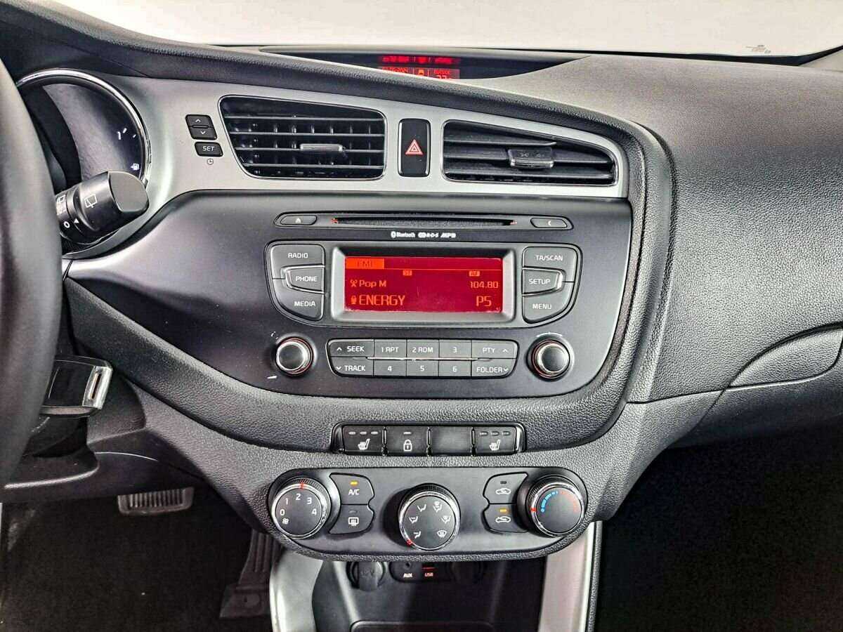Kia Ceed с пробегом — 2013 год. Фото: #10