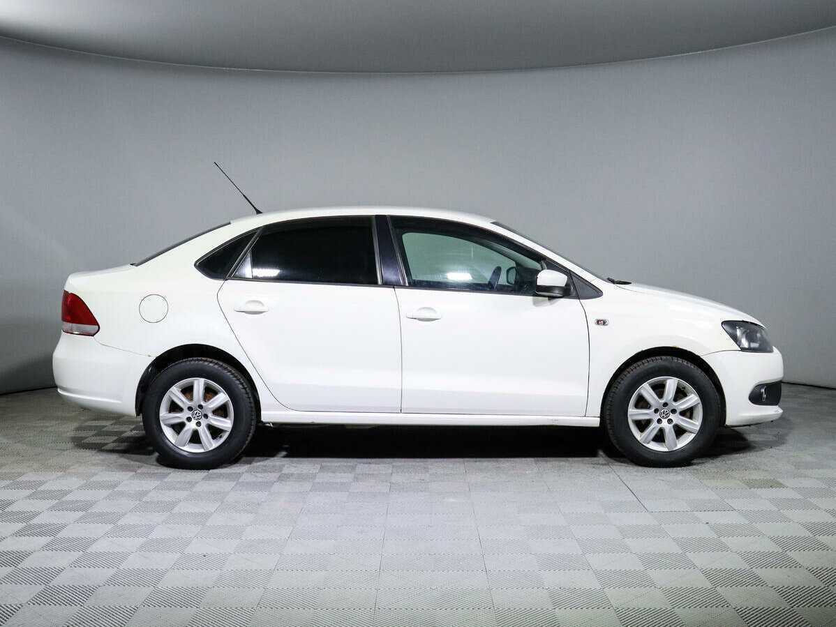 Volkswagen Polo с пробегом — 2012 год. Фото: #3