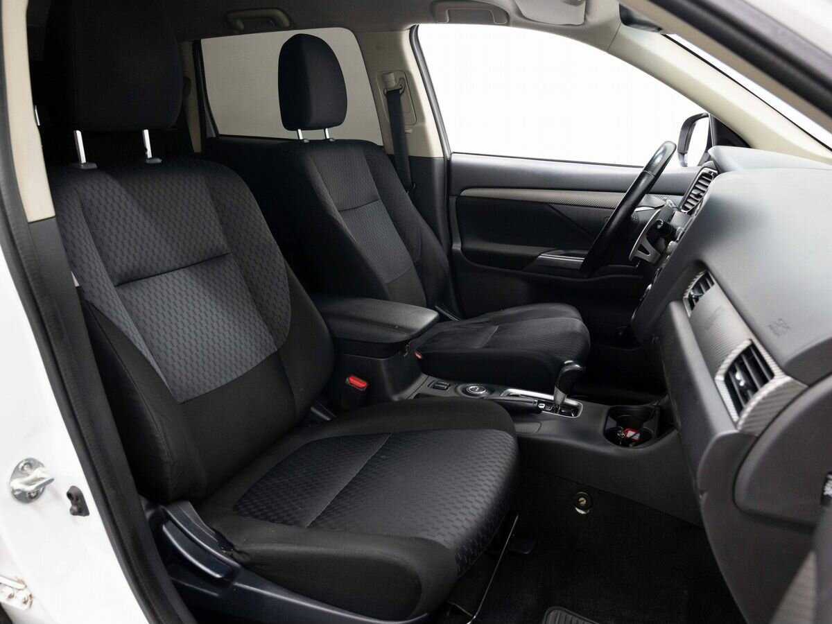 Mitsubishi Outlander с пробегом — 2012 год. Фото: #13