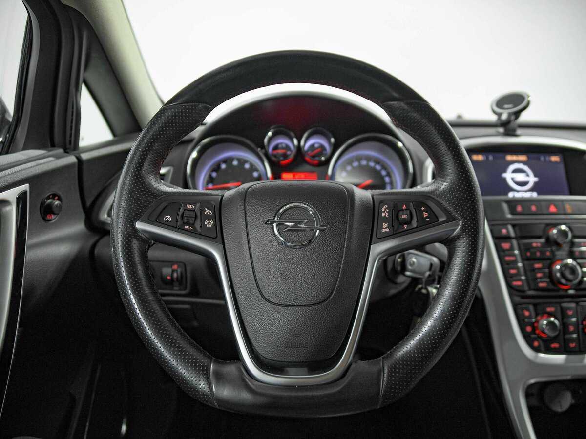 Opel Astra с пробегом — 2012 год. Фото: #7