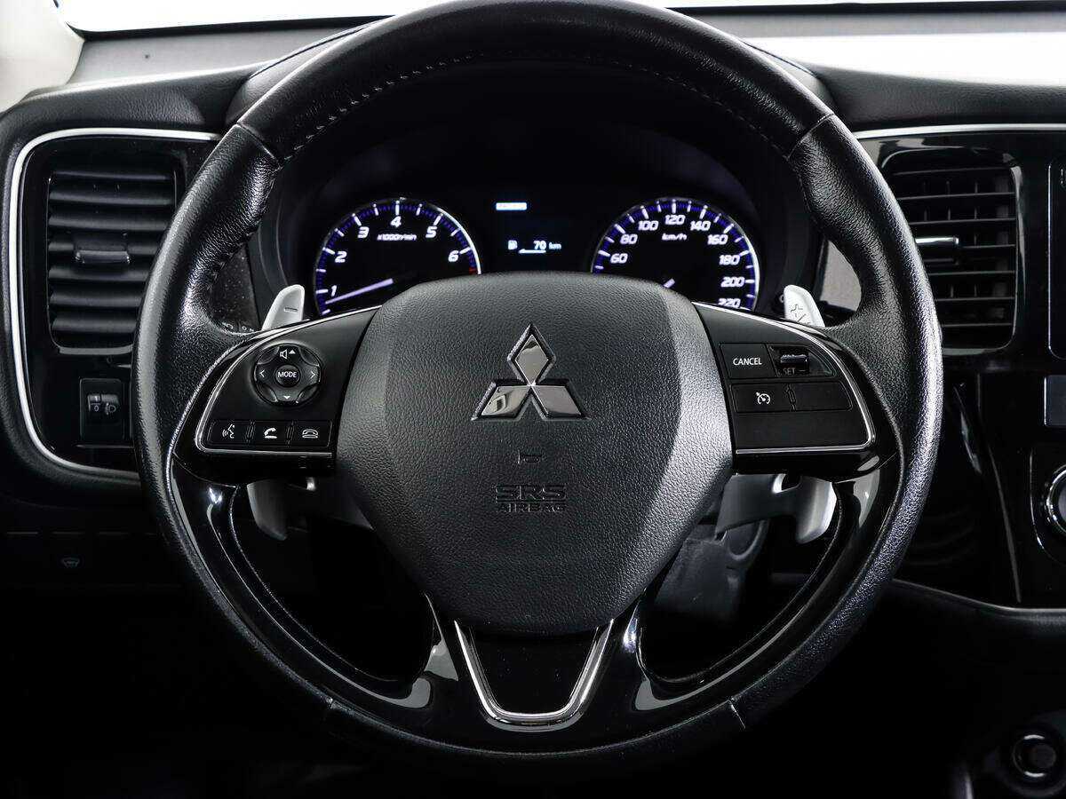 Mitsubishi Outlander с пробегом — 2016 год. Фото: #11