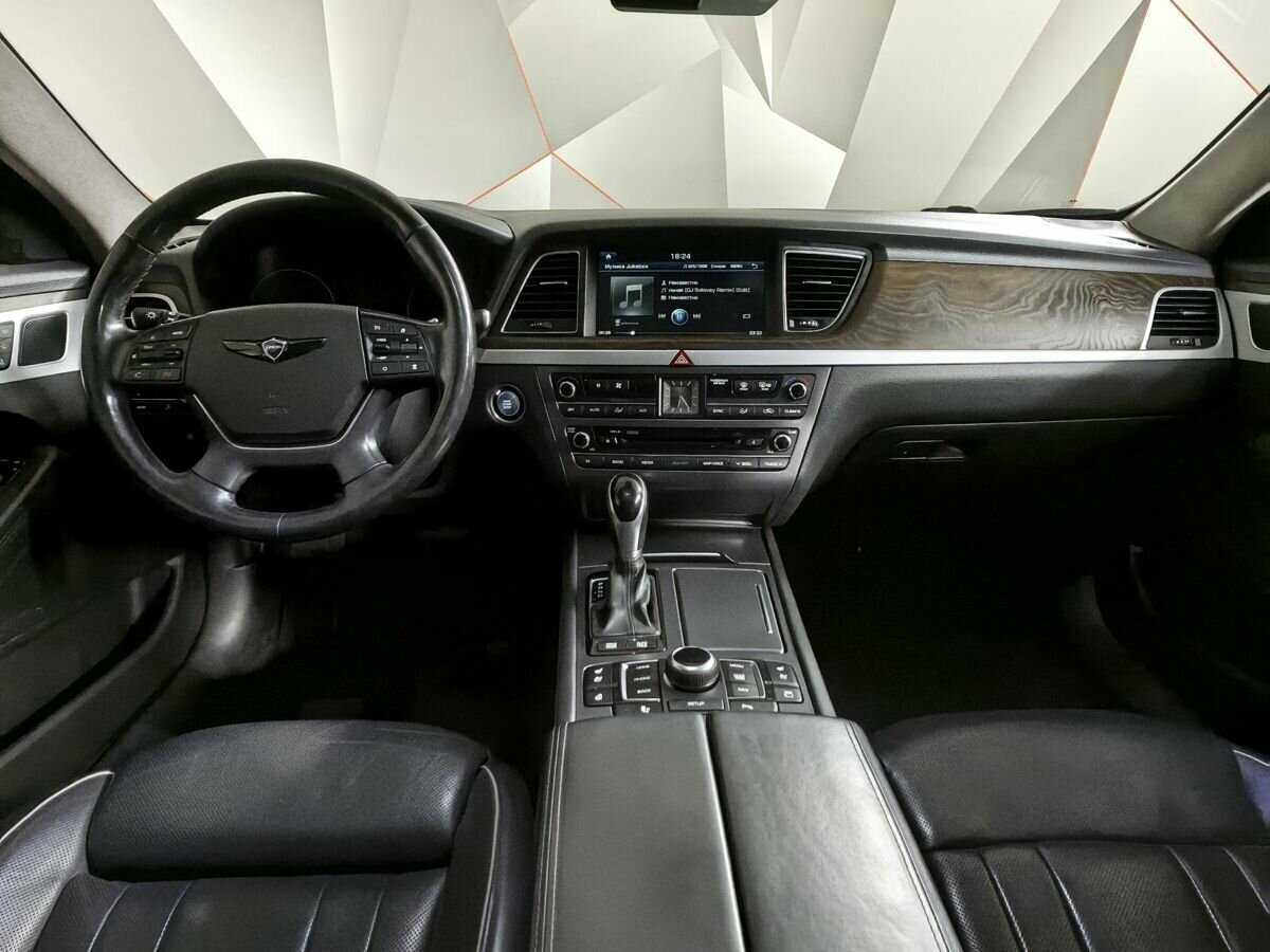 Hyundai Genesis с пробегом — 2014 год. Фото: #9