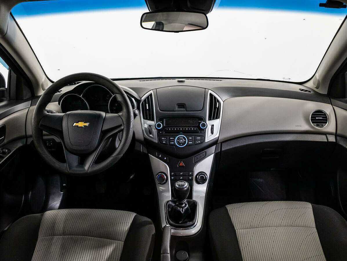 Chevrolet Cruze с пробегом — 2013 год. Фото: #12