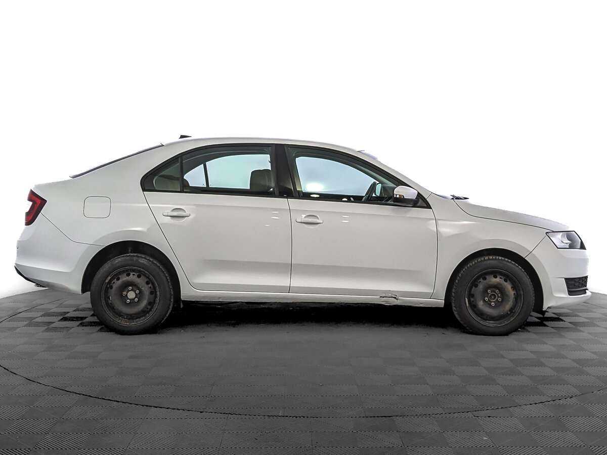 Skoda Rapid с пробегом — 2019 год. Фото: #3