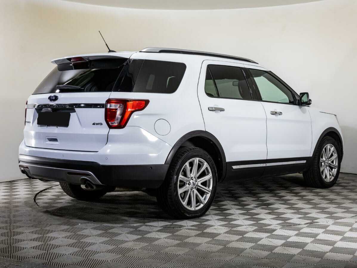 Ford Explorer с пробегом — 2015 год. Фото: #4