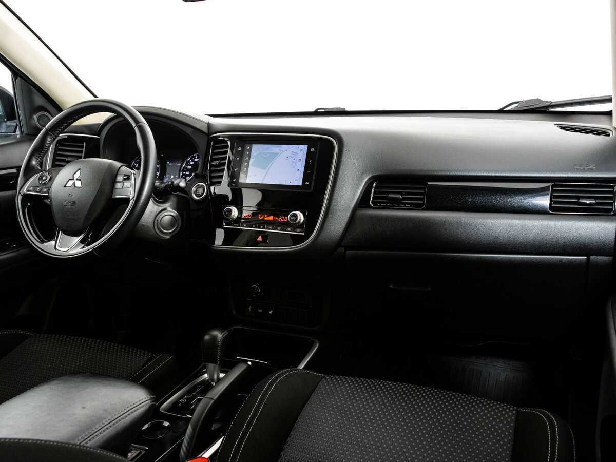 Mitsubishi Outlander с пробегом — 2020 год. Фото: #6