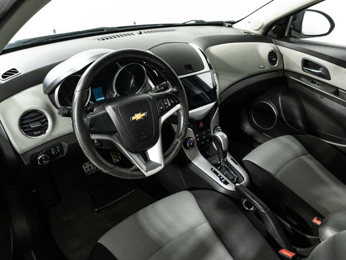 Chevrolet Cruze с пробегом — 2013 год. Фото: #10